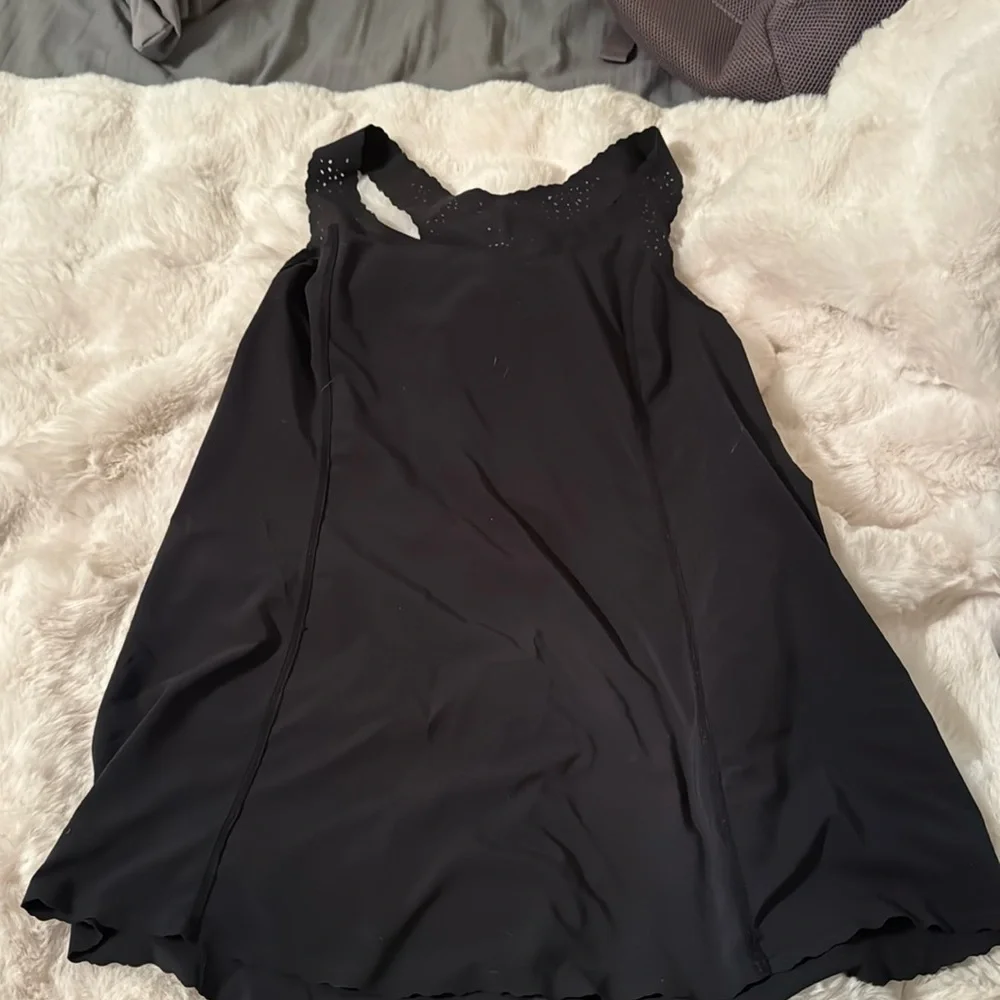 Size 8 - Picture 1 of 4